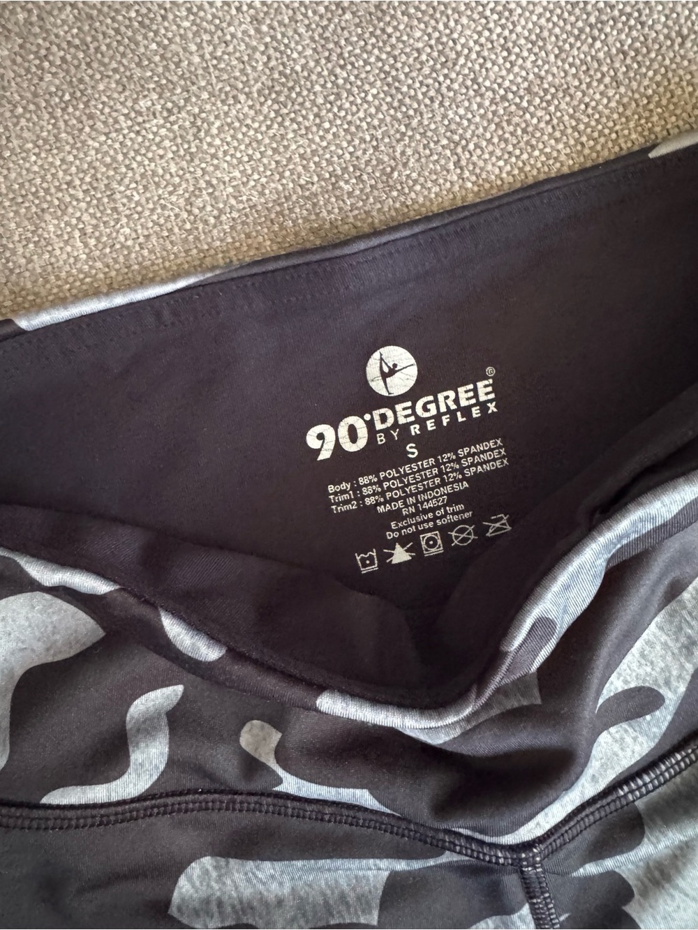 90 Degree By Reflex Black & Gray Camo Leggings - Picture 2 of 3